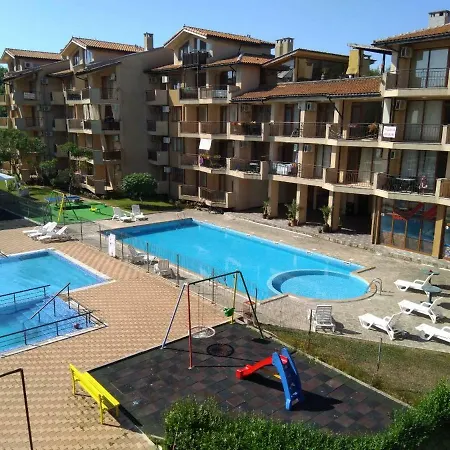 Nestinarka Complex - Emili דירה צרבו